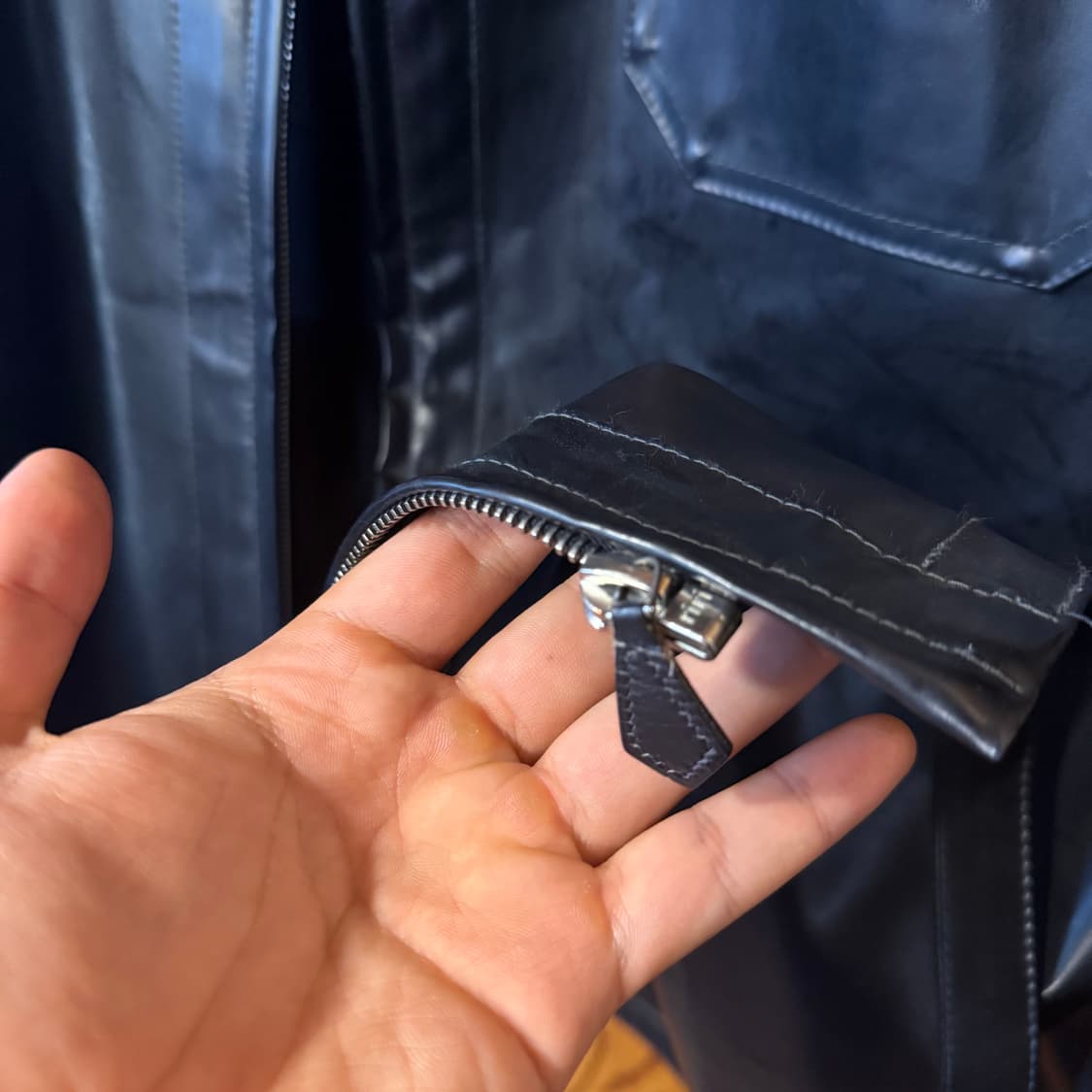 에르메스 페이크 가죽 자켓 판매 합니다. 상품이미지6