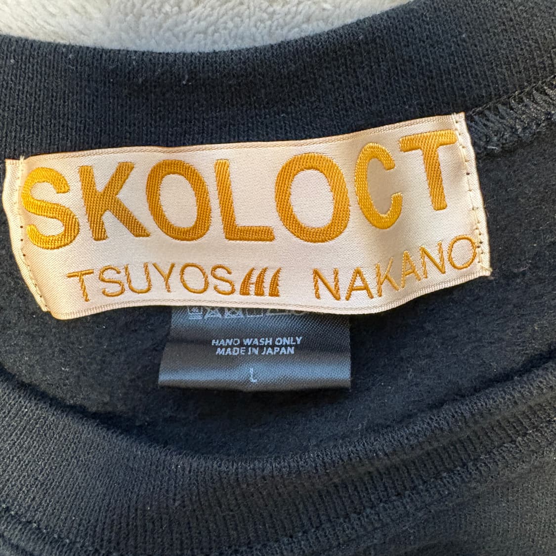 SKOLOCT 아트갱머니 블랙 맨투맨 상품이미지4
