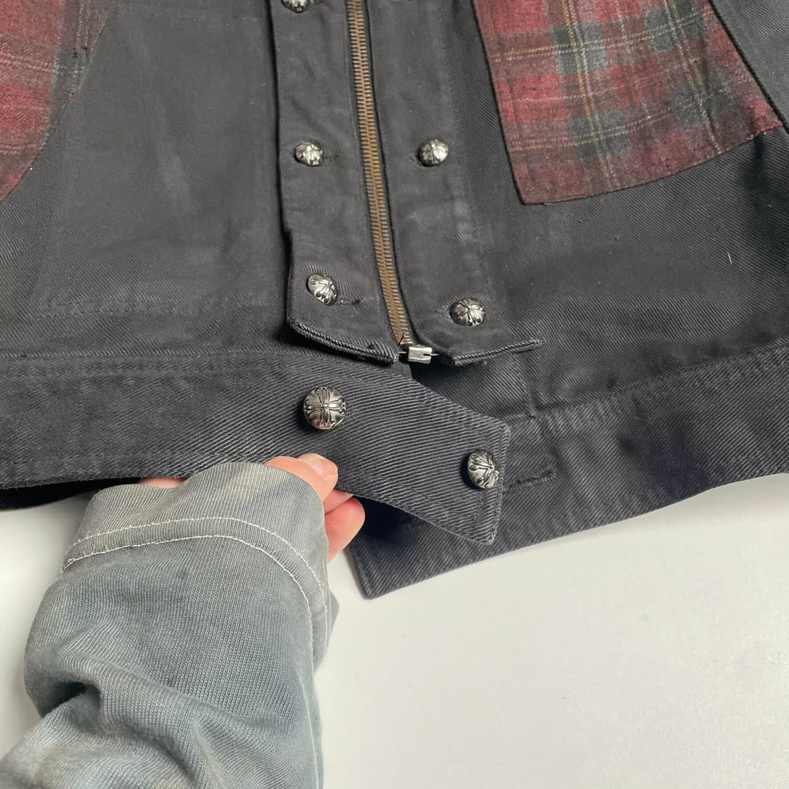 Versus 체크 블랙 탈부착 지퍼 십자가 버튼 자켓 (italy)  상품이미지5