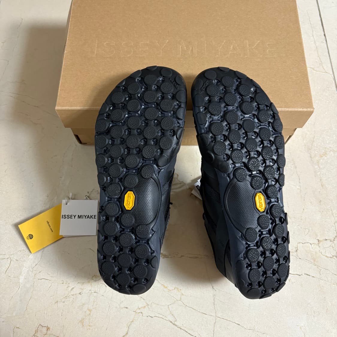 New Balance x Issey Miyake MT10O Black 상품이미지6