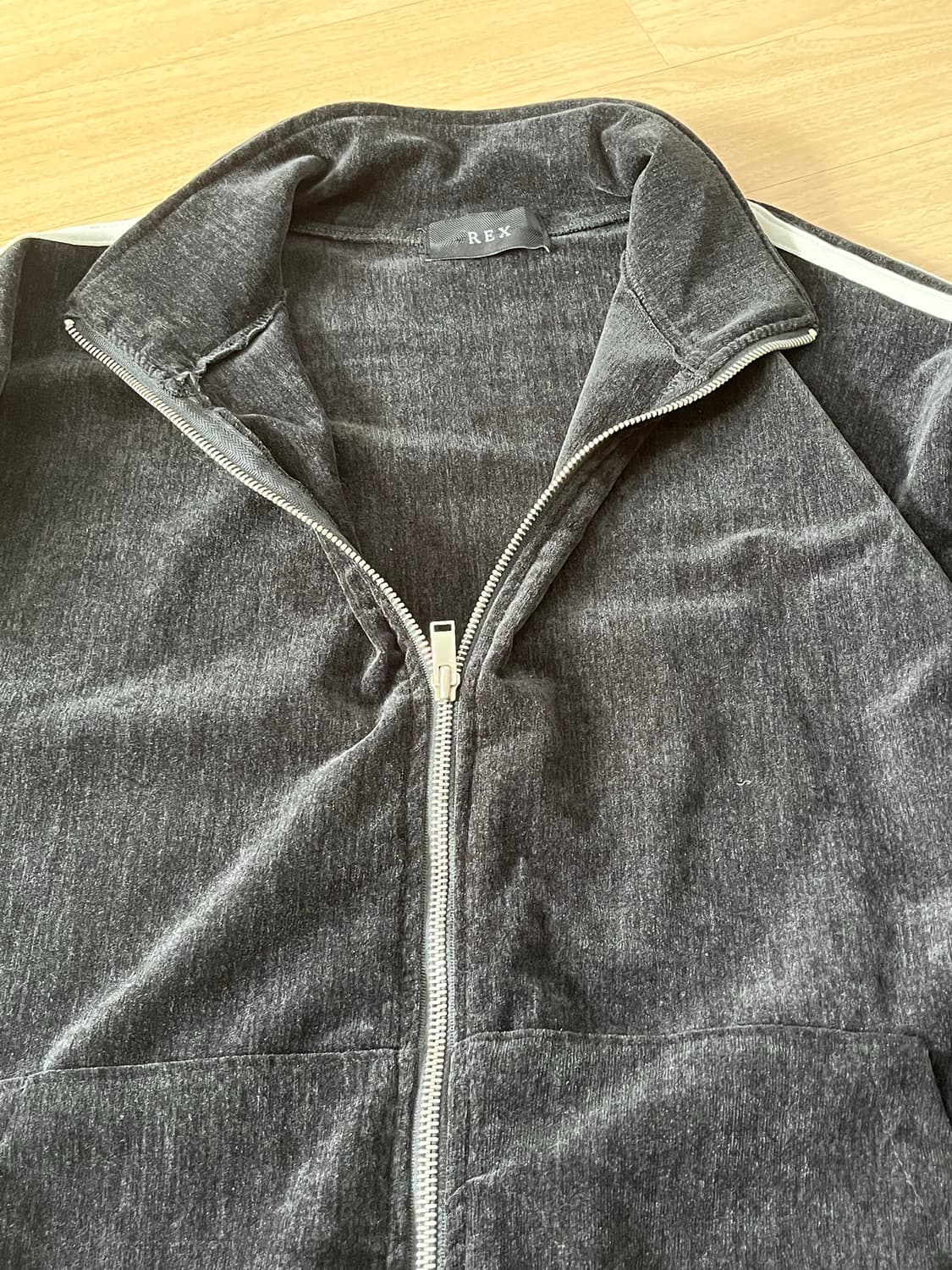 뉴치프시크 벨벳 트랙 자켓 상품이미지4