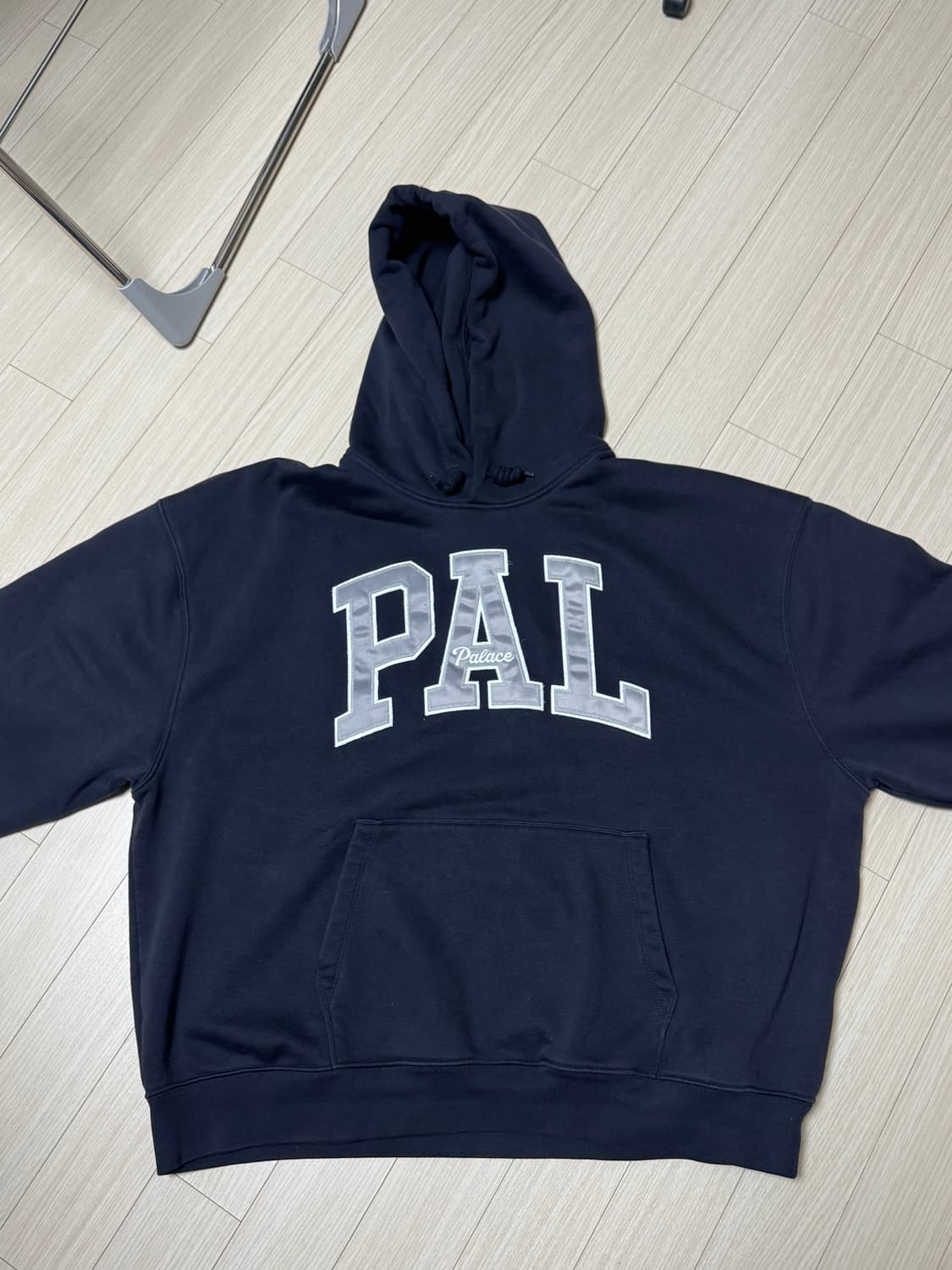 GAP과 Palace의 콜라보 후드 상품이미지2