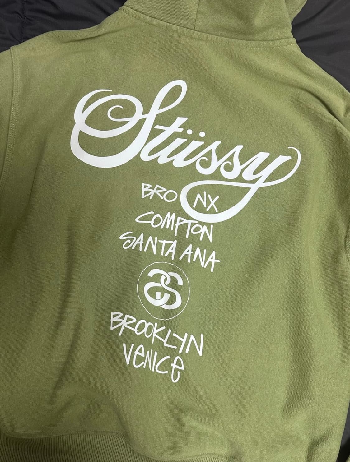 스투시 월드투어 후드집업 모스 2023 상품이미지1