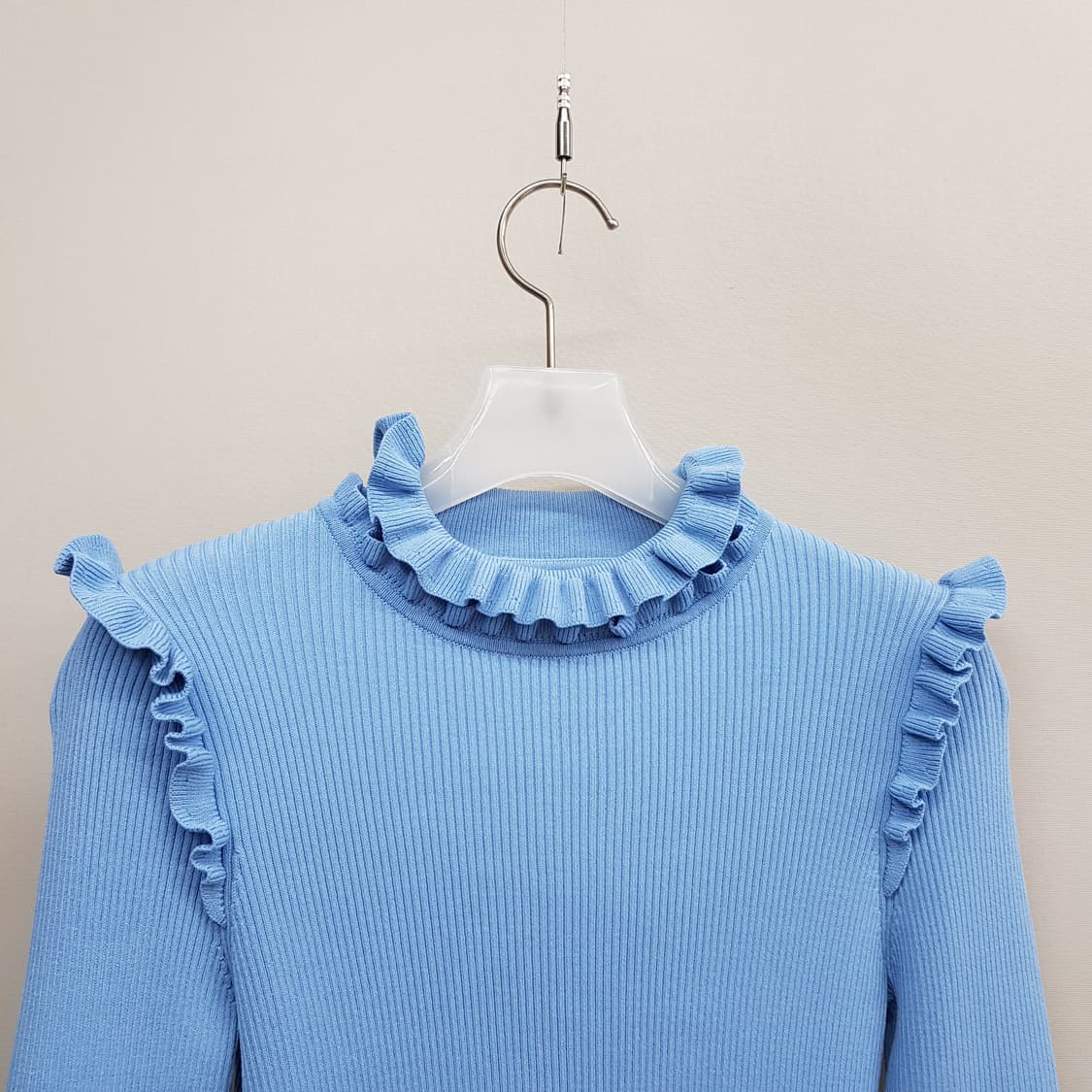 Sandro 산드로 프릴 하이넥 리브드 니트탑 1사이즈 상품이미지3