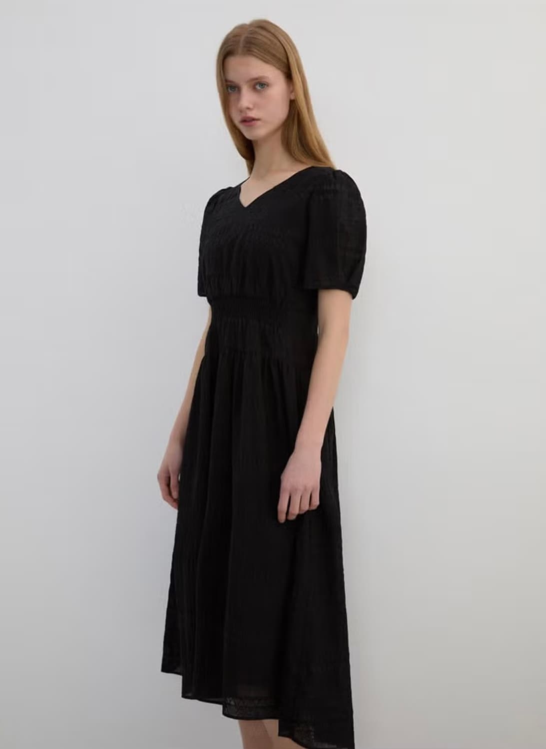 55) 리스트 25SS 스모킹 브이넥 플레어 원피스 블랙 상품이미지7