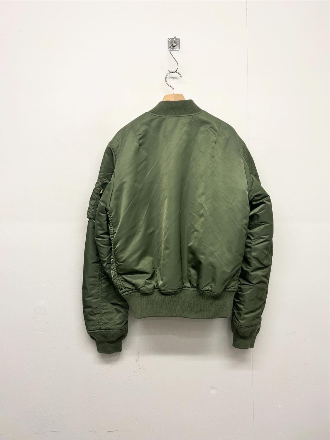 알파인더스트리 패치 MA-1 항공 점퍼 카키 상품이미지4