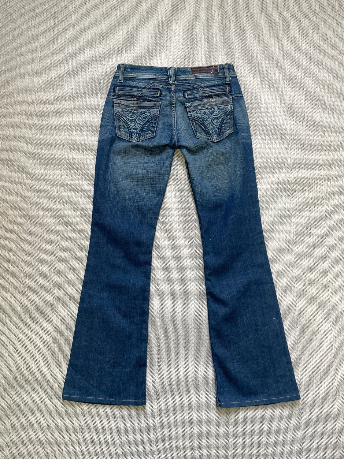 Yanuk 야누크 포켓 자수 디테일 부츠컷 데님 팬츠 상품이미지1