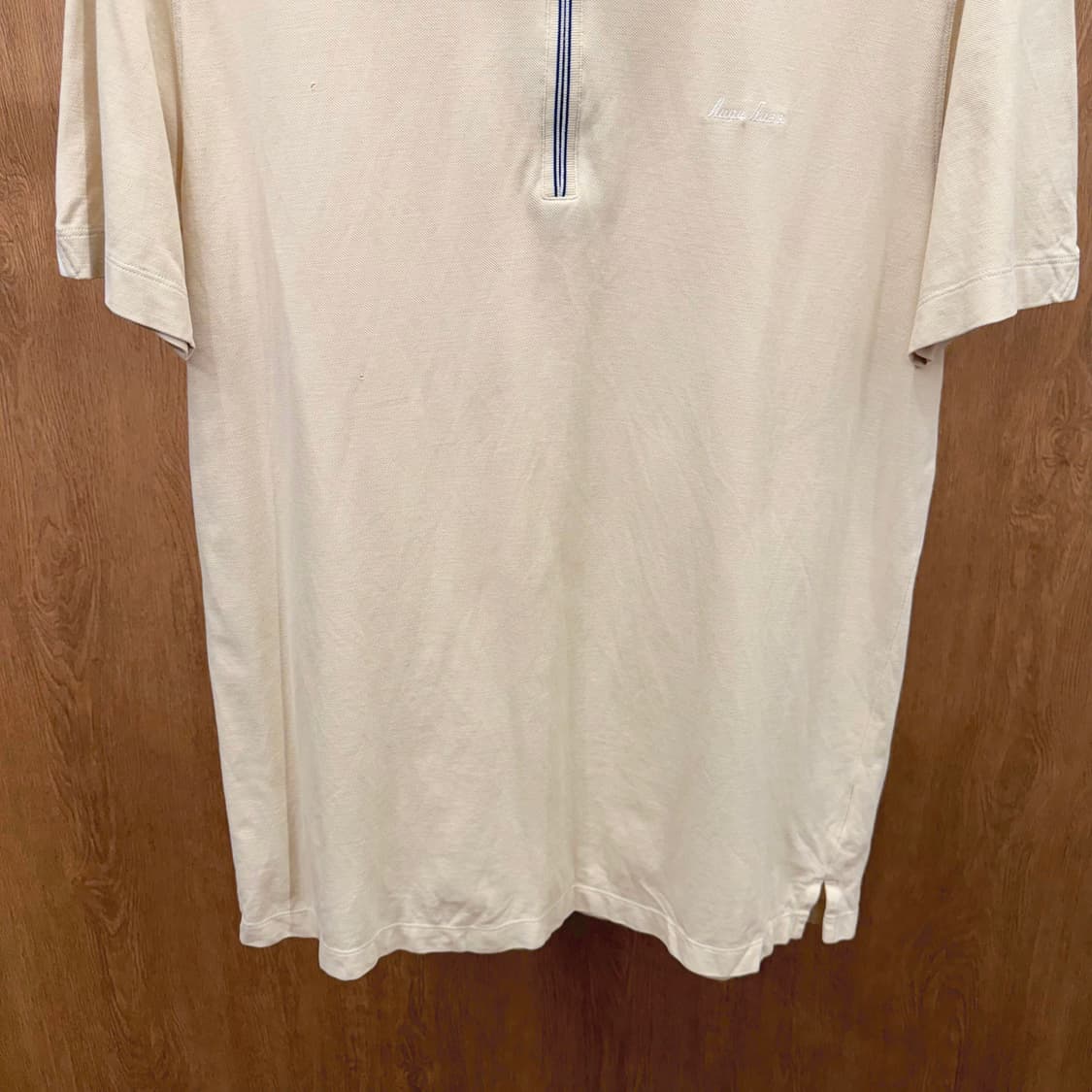 휴고 보스 반팔 카라 티셔츠 하프 집업 로고 자수 디테일 레귤러핏 베이지 상품이미지5