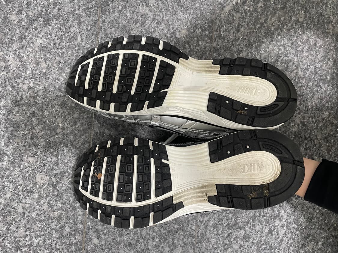 나이키 P6000 메탈릭실버 245 상품이미지4