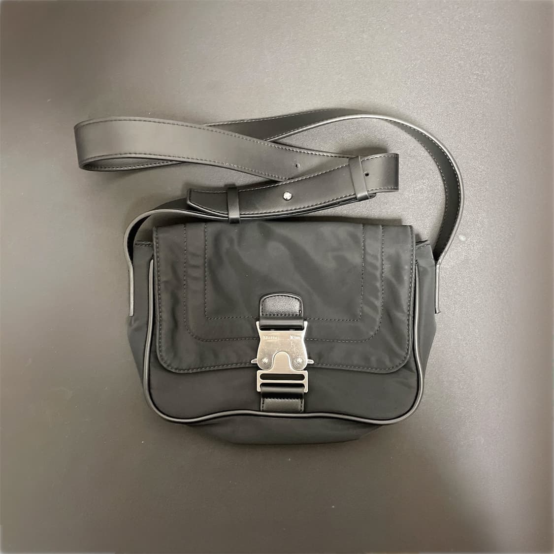 마뗑킴 MINI BUCKLE BAG IN BLACK 숄더백 크로스백 가방 상품이미지2