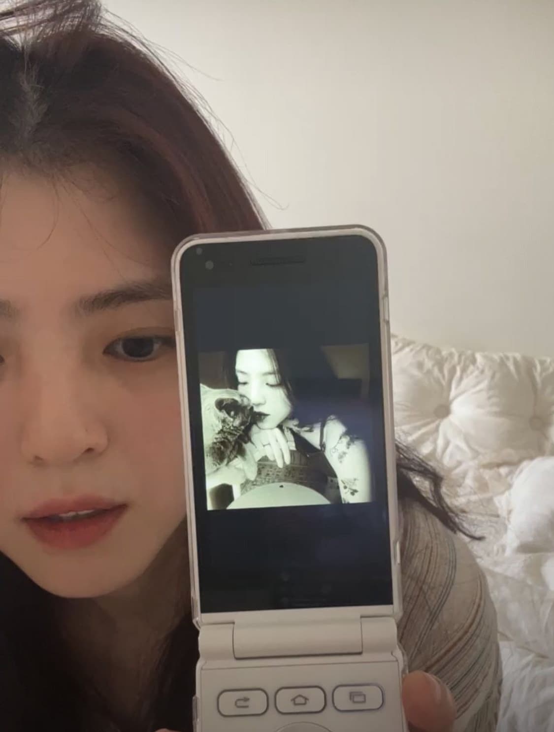 한소희 폴더폰 상품이미지7