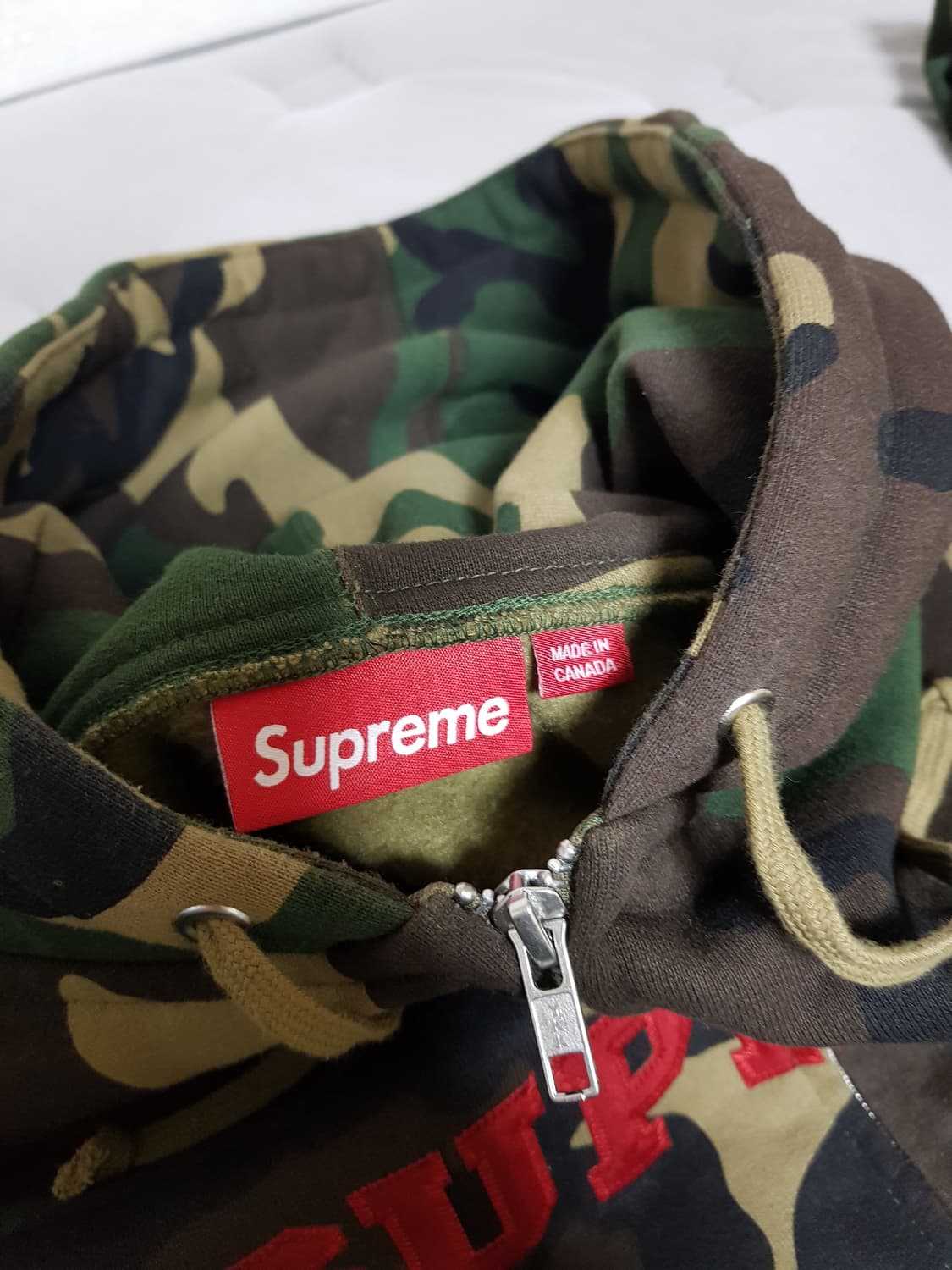슈프림 컬리지에이트 후드 집업 티셔츠 우드랜드 카모 25FW 상품이미지4