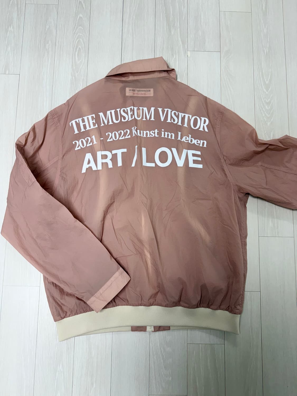 더뮤지엄비지터 윈드브레이커 바람막이 상품이미지4