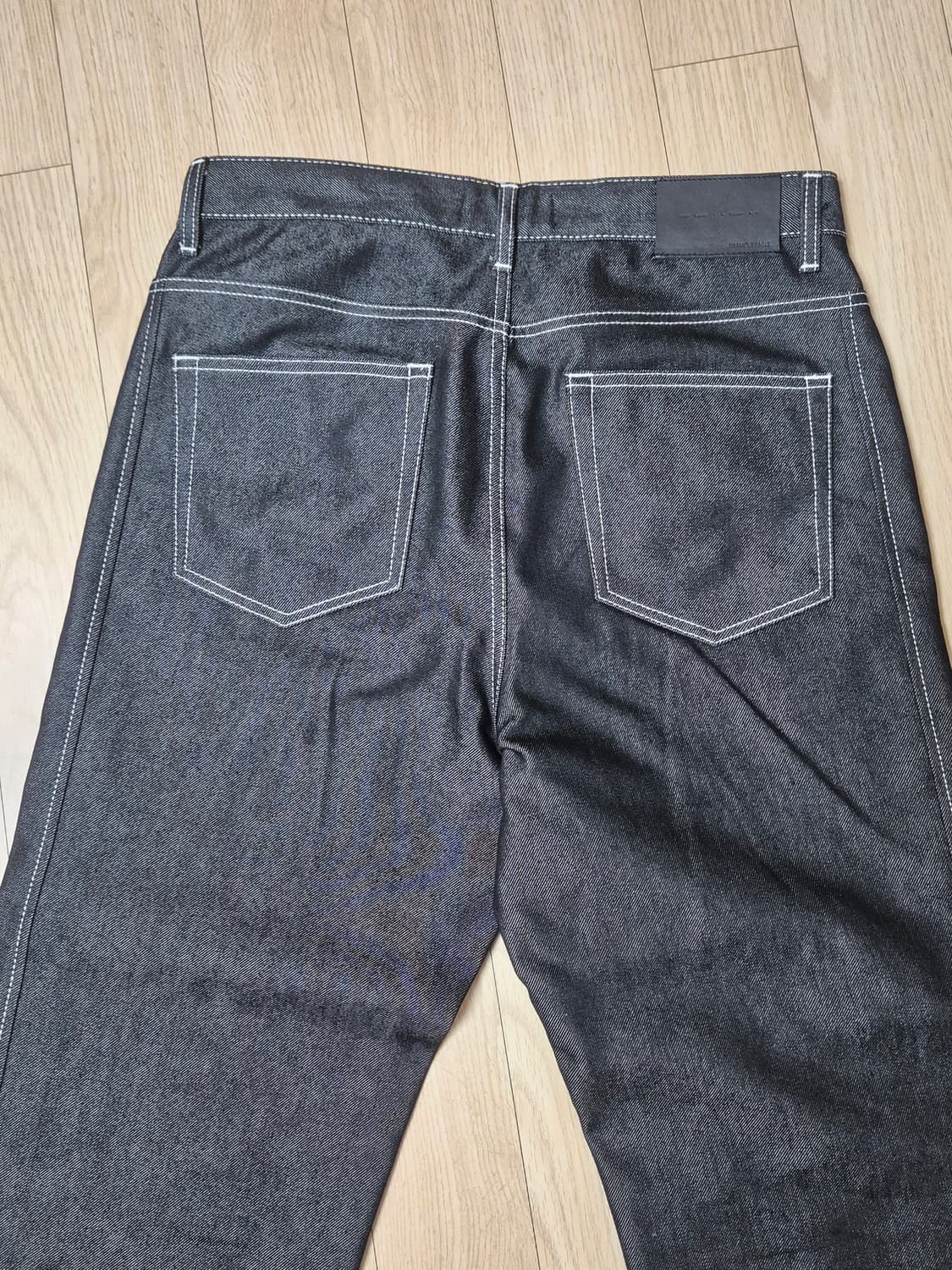 가먼트 레이블 화이트 스티치 블랙 데님 상품이미지3