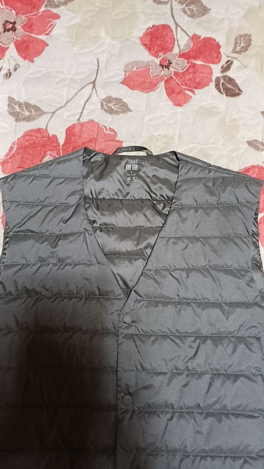 유니클로 오리털 초경량조끼 M 가슴50 기장64 상품이미지2