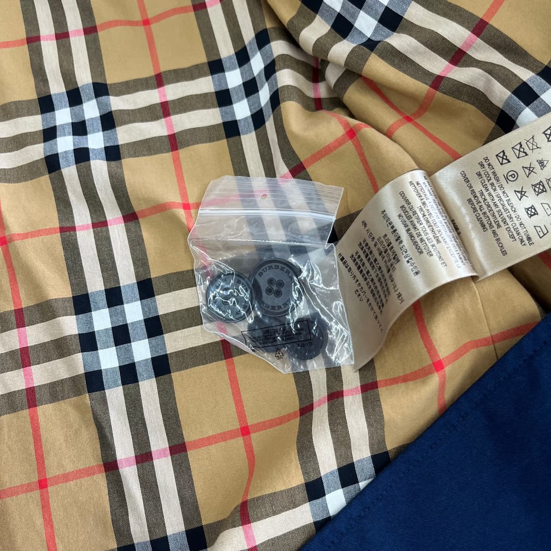 버버리 싱글 트렌치코트 신형 52 상품이미지10