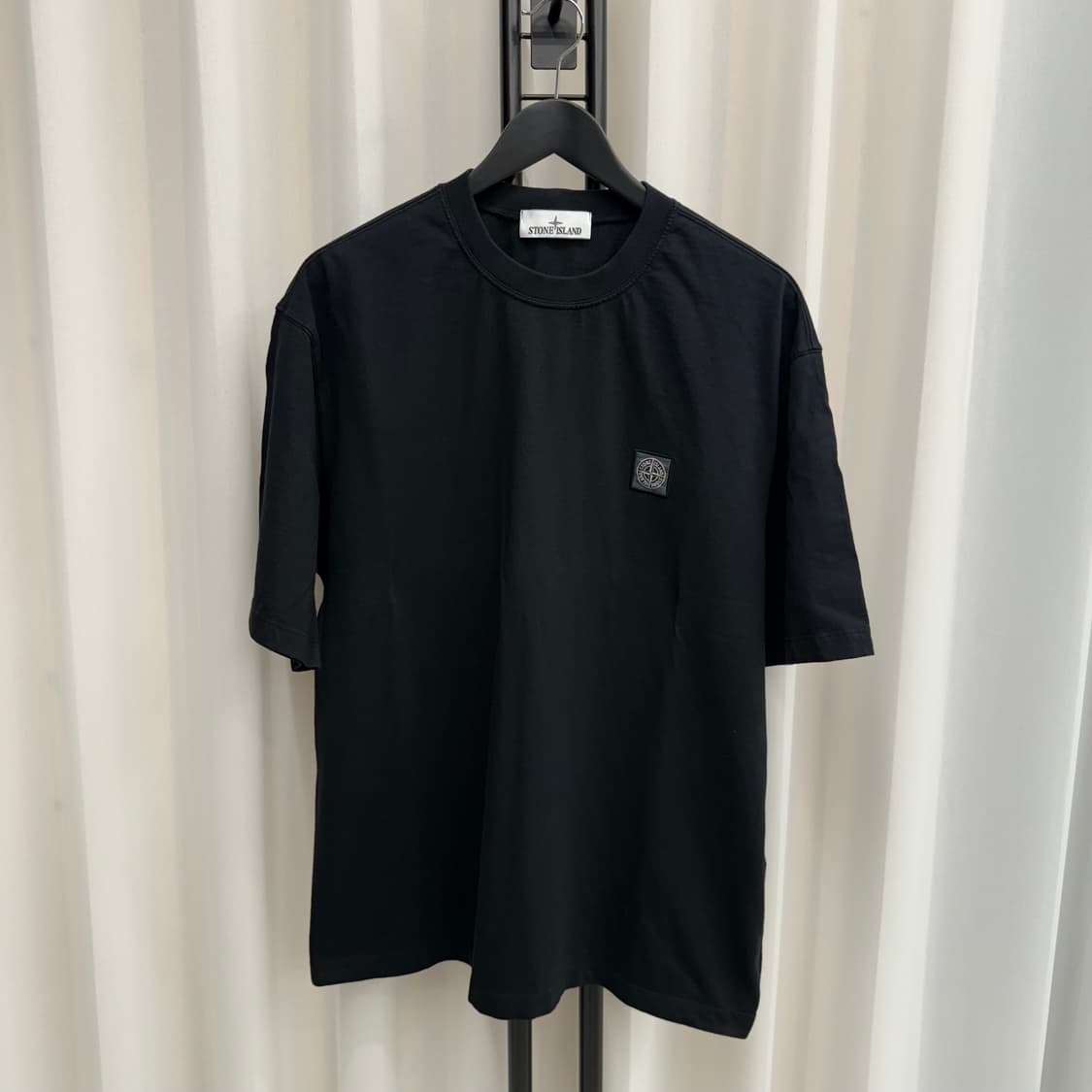 [백화점판/XL] 25SS 스톤아일랜드 패치 반팔 블랙 상품이미지1