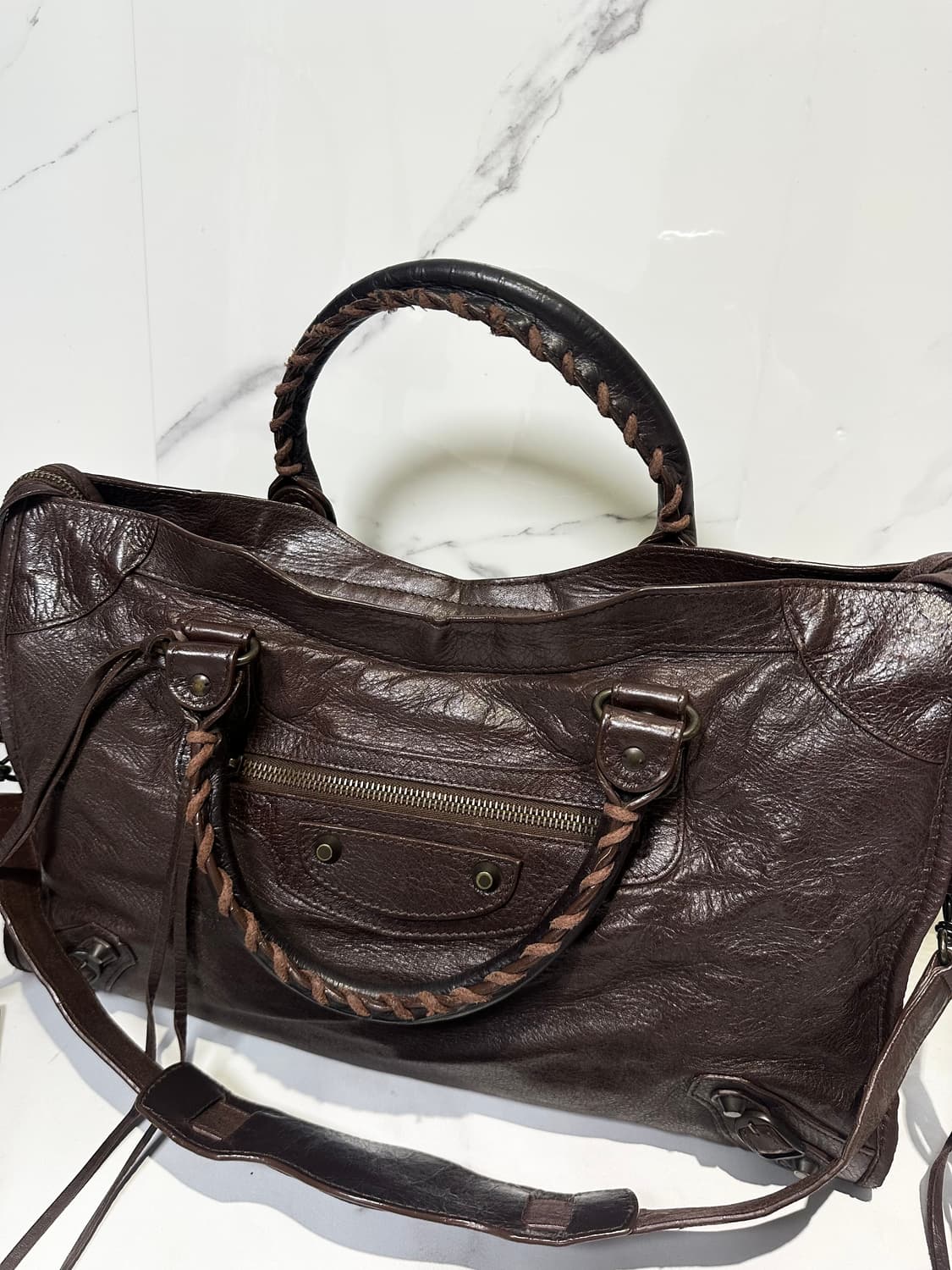 [A 정품] 발렌시아가 시티 모터백 미디움 다크브라운 상품이미지3