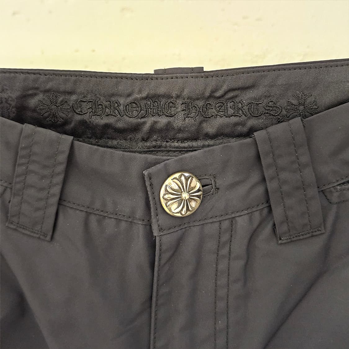 [26] 크롬하츠 카펜터 더블니 나일론 팬츠 B1213C181 상품이미지4