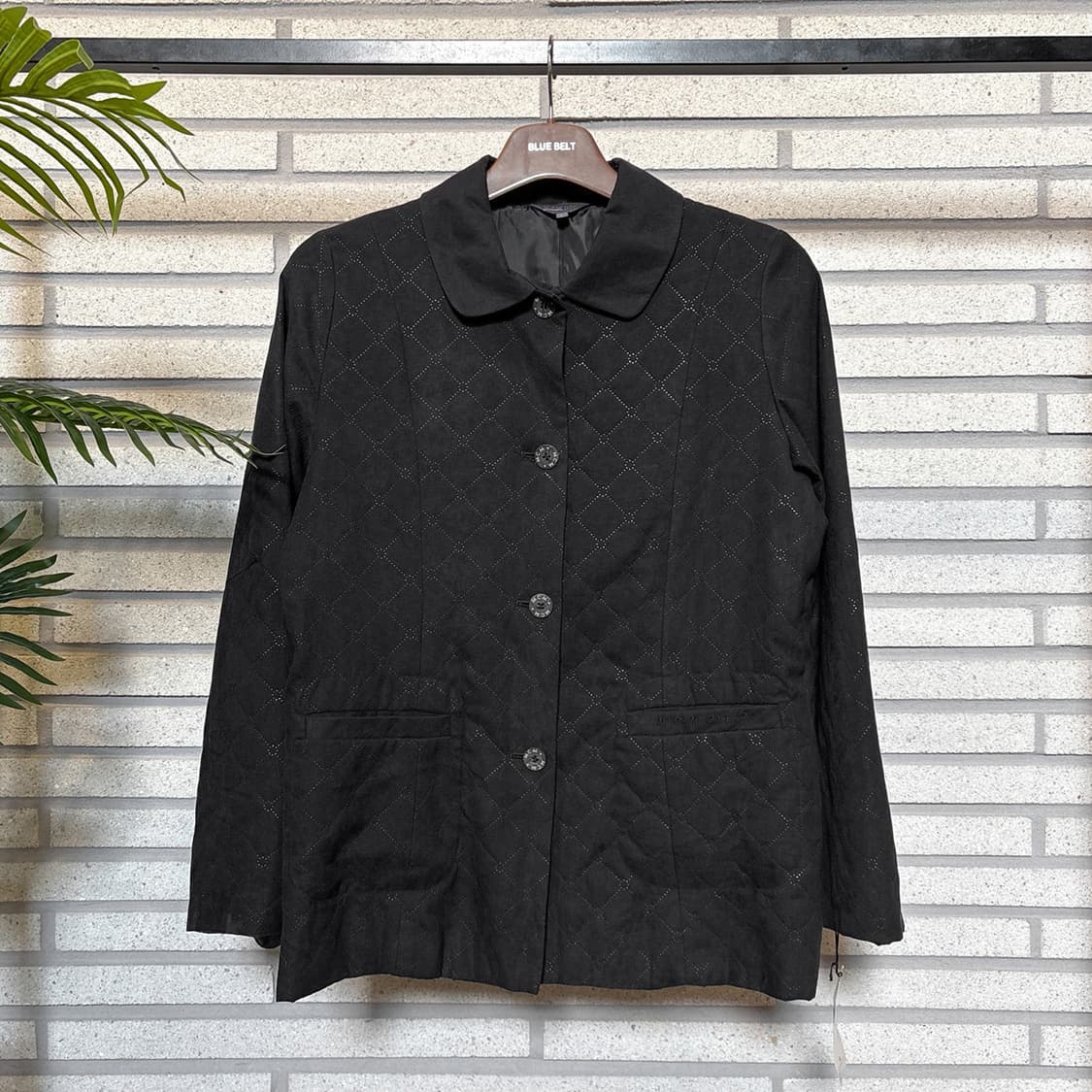 MCM 엠씨엠 클래식 패턴 카라자켓 음각퀼팅 데드스탁 디테일 블랙 상품이미지2