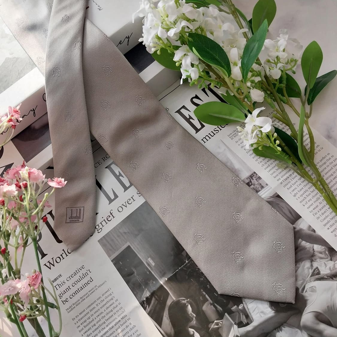 던힐 실크 그레이 로고 자카드 넥타이 8.5cm A+등급 K1693
 상품이미지4