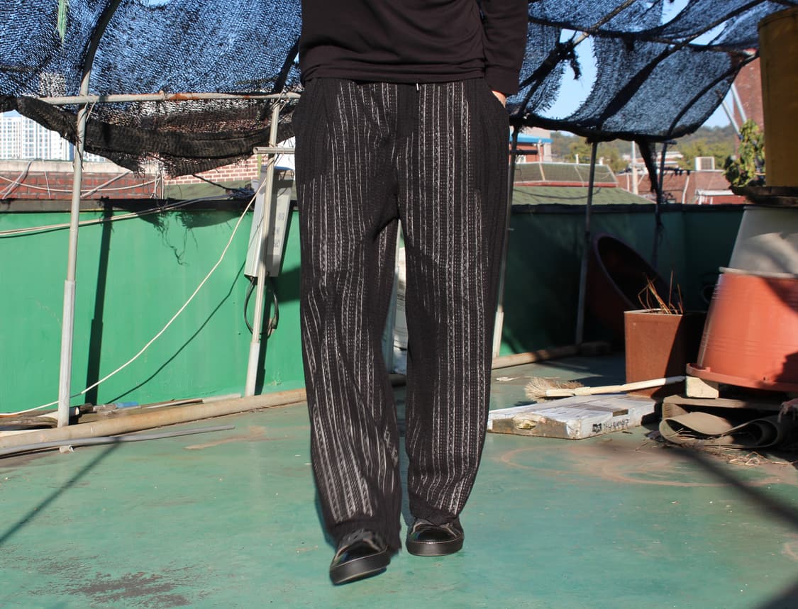 Noirer One-tuck Lace Wide Slacks 상품이미지2