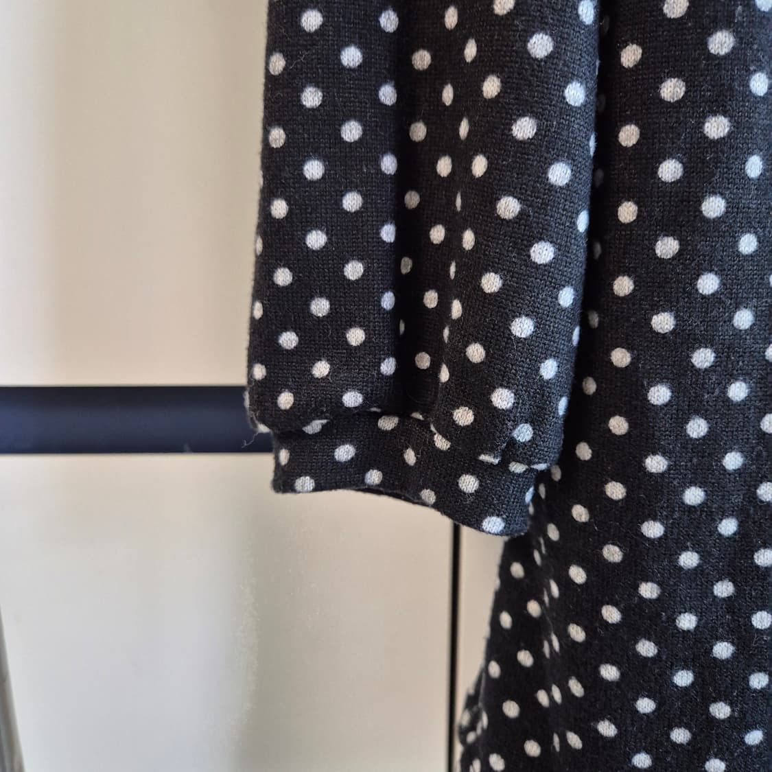 블랙 도트 니트 원피스 상품이미지4