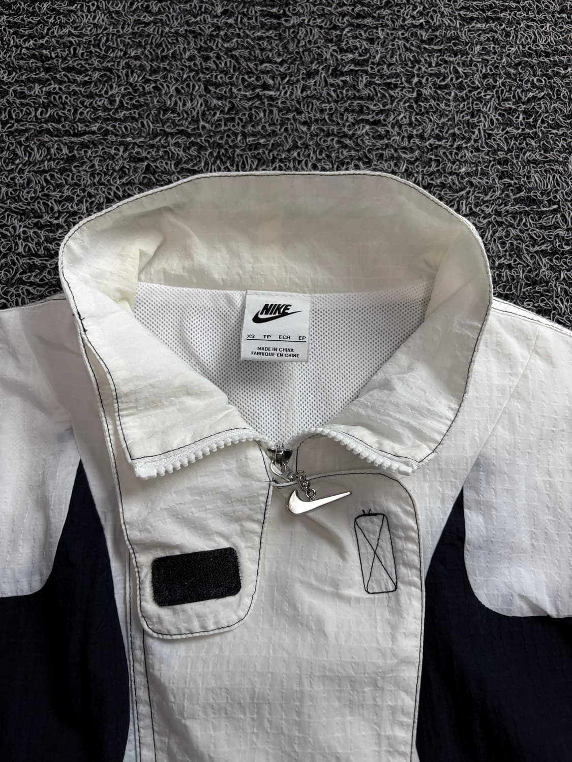 나이키 우먼스 더블 빅스우시 나일론 박시핏 크롭 바람막이 1462 상품이미지3