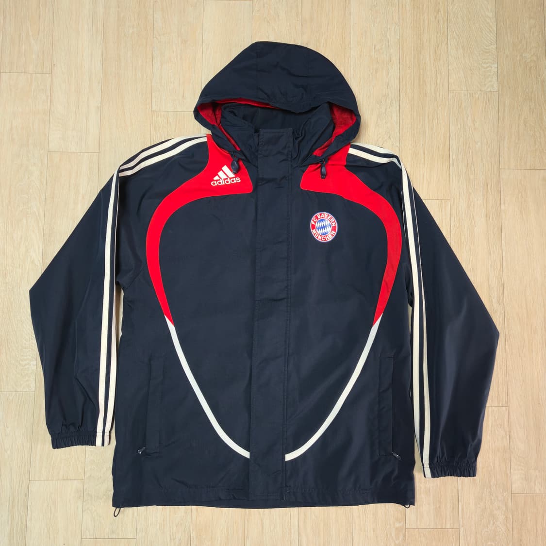 아디다스 바이에른 뮌헨 후드 바람막이 자켓 상품이미지3