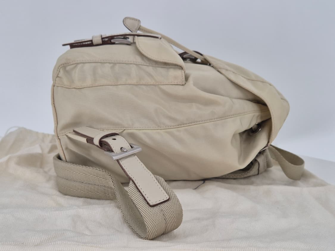 프라다나일론 스몰 백팩 아이보리컬러 상품이미지3