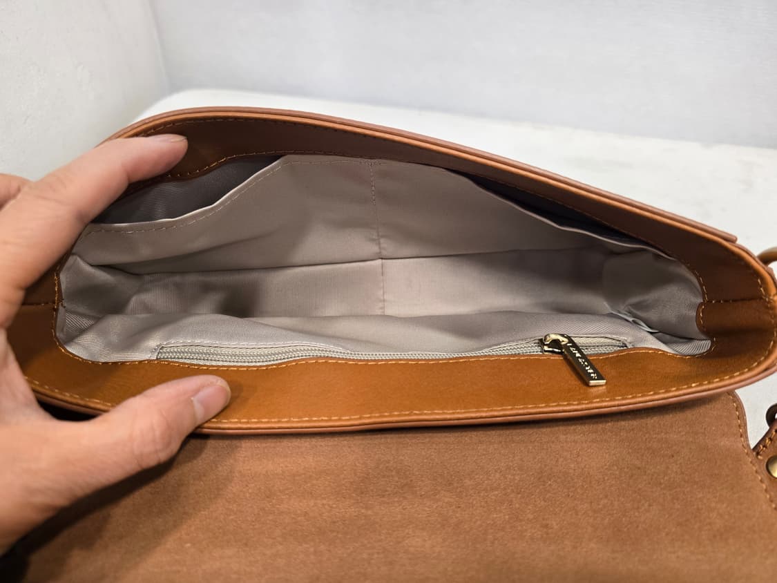 랑카스터 레전드 호리즌 바게트백 스몰 카멜 상품이미지8