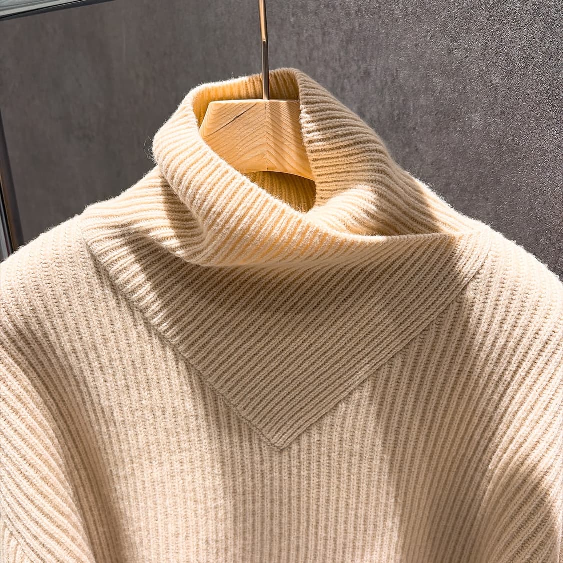 (정품/새상품) 토템 여성 랩 넥 울 니트 상품이미지2