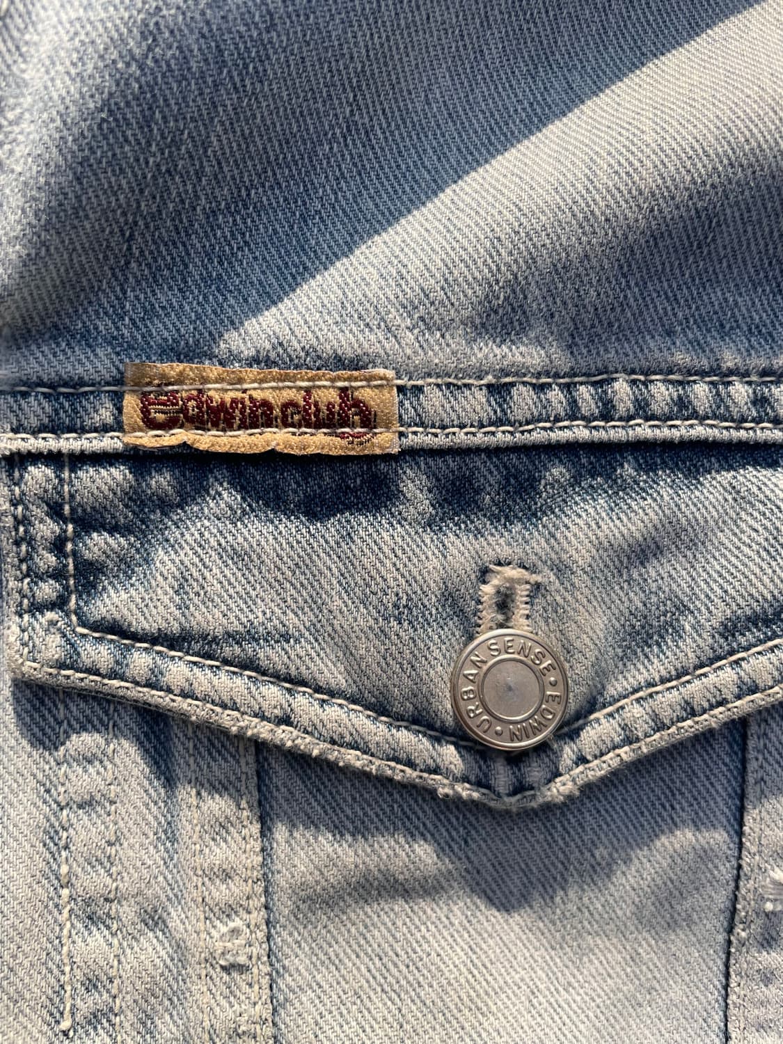 Edwin Light Wash Denim Trucker Jacket 상품이미지5