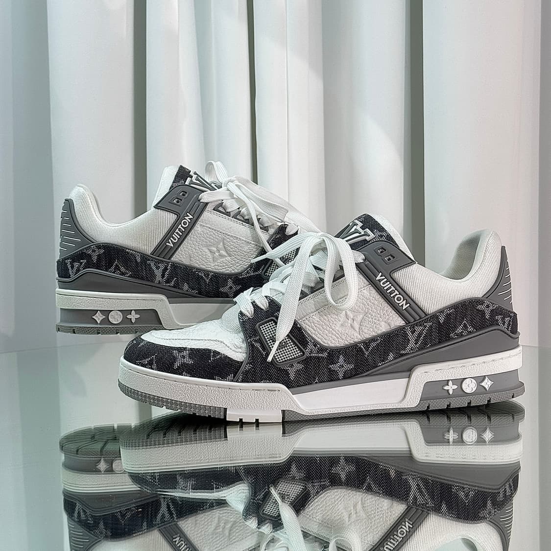 [새상품금/8size] 25FW 루이비통 트레이너 범고래 그레이 상품이미지3