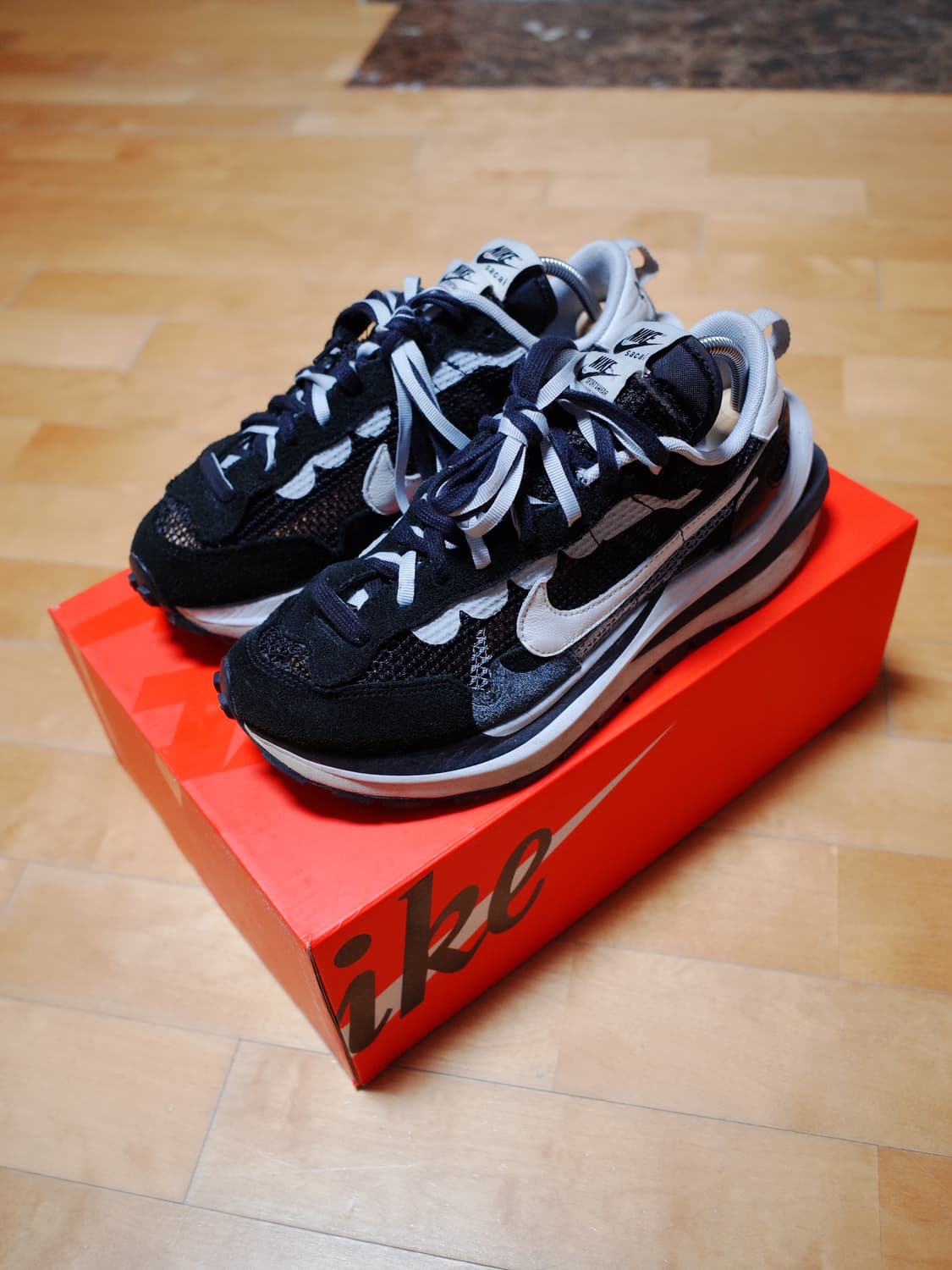 [260] 나이키 x 사카이 베이퍼와플 블랙 화이트 상품이미지1