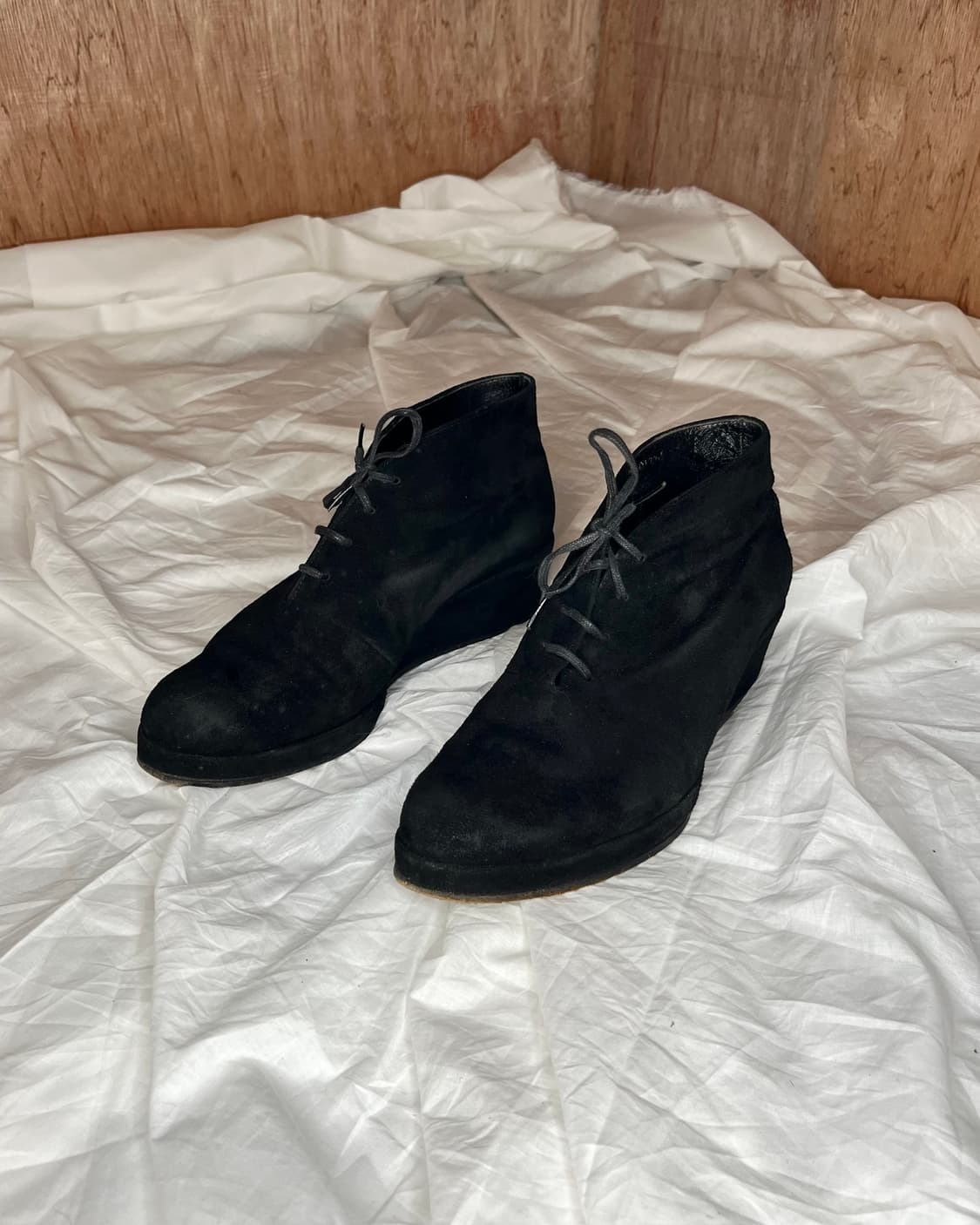 꼼데가르송 트리콧 블랙 스웨이드 웨지 레이스업 앵클부츠 상품이미지2