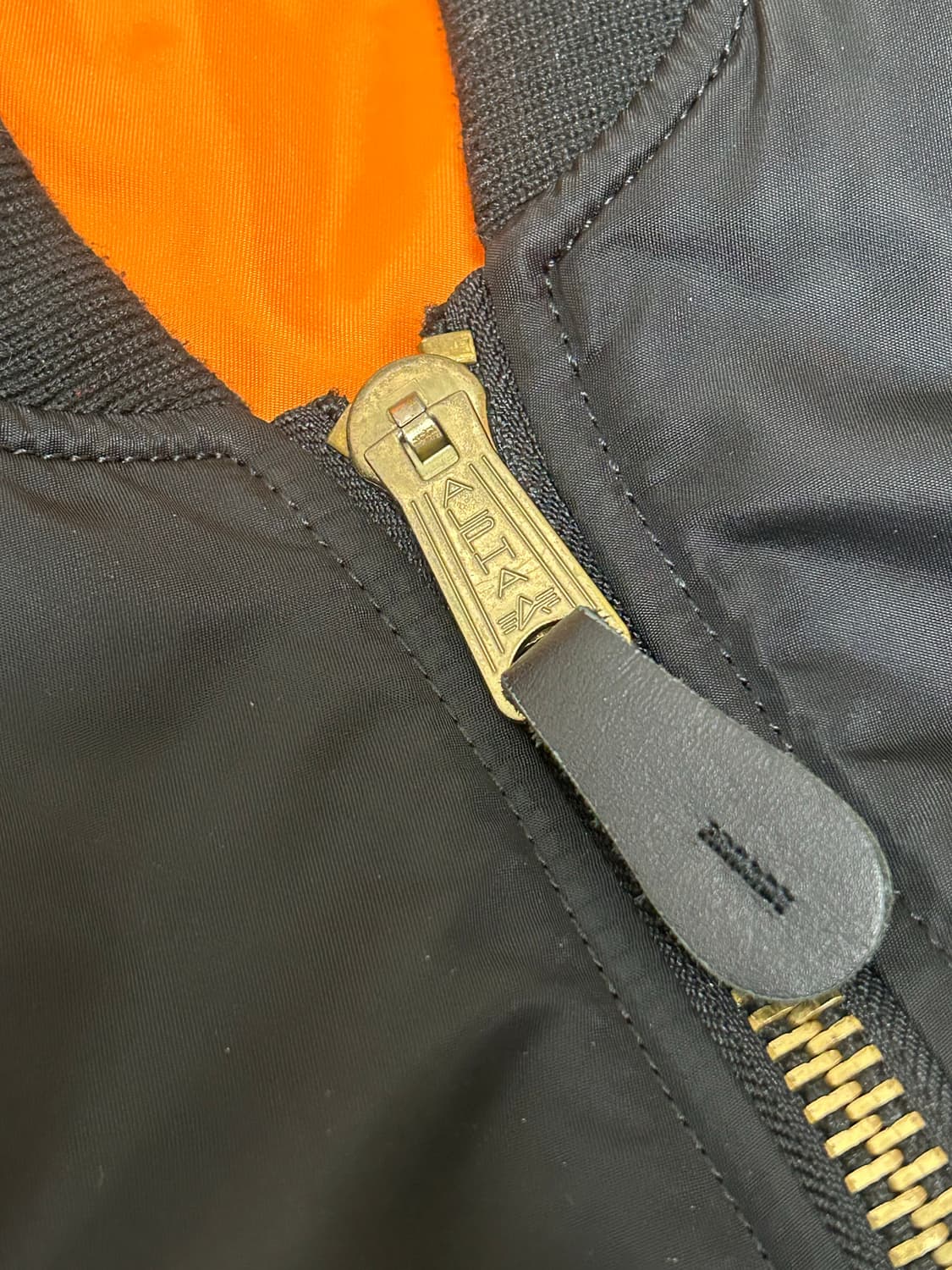 알파인더스트리 ma-1 블랙 리버시브 오렌지 자켓 상품이미지6