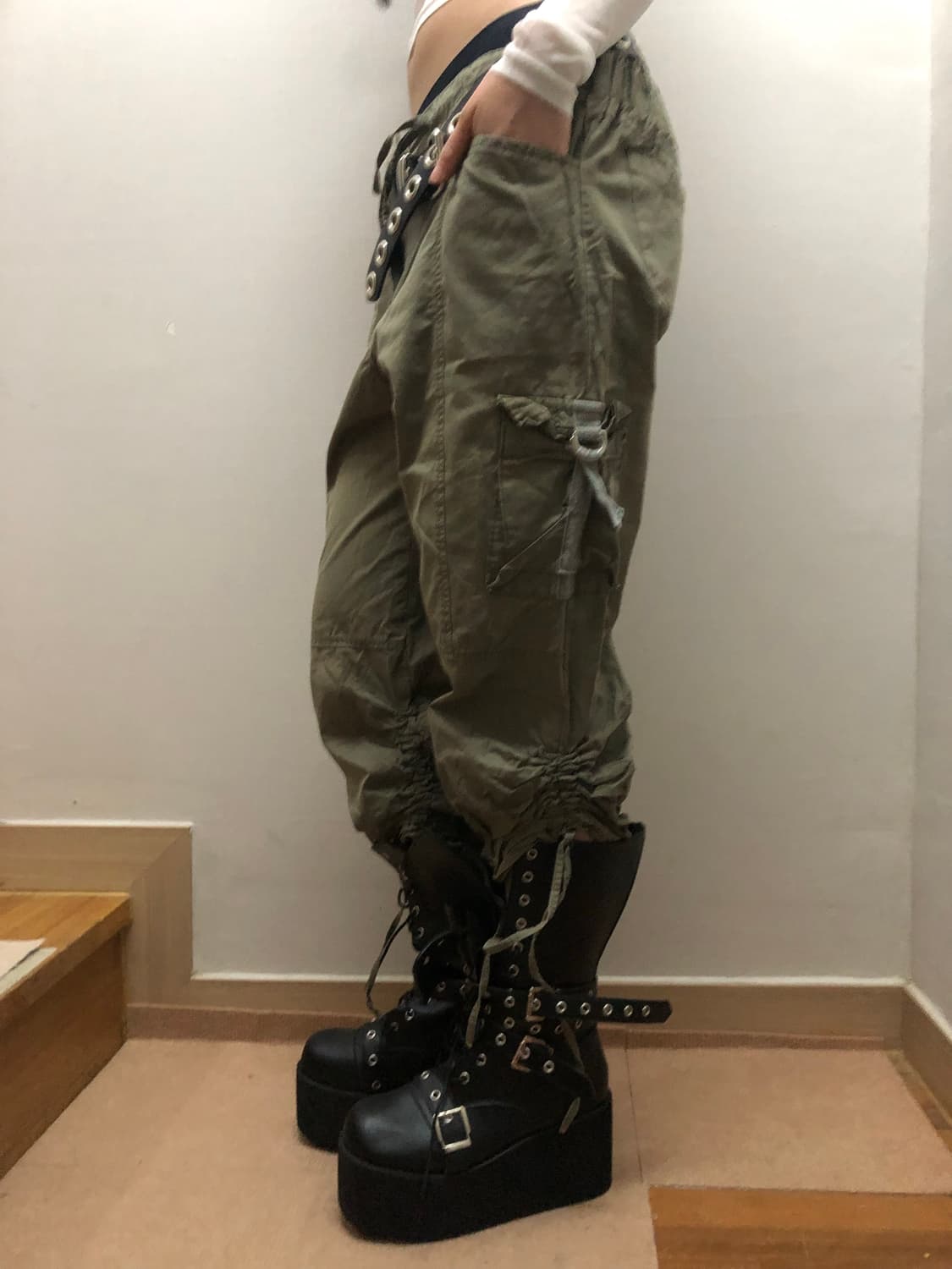 빈티지 카키 카고 셔링 카프리 팬츠 상품이미지1