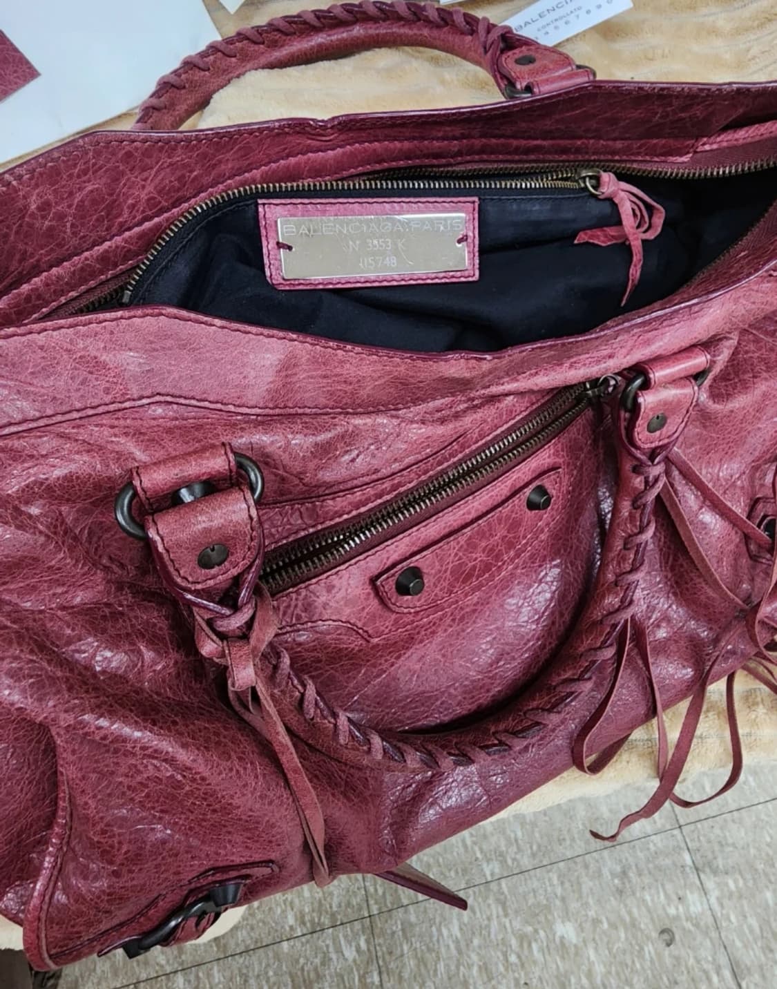 발렌시아가 모터백 시티백 버건디 상품이미지4