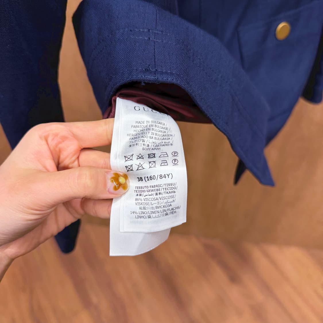 구찌 라운드넥 노카라 긴팔 자켓 골드 버튼 프론트 포켓 디테일 네이비 상품이미지7