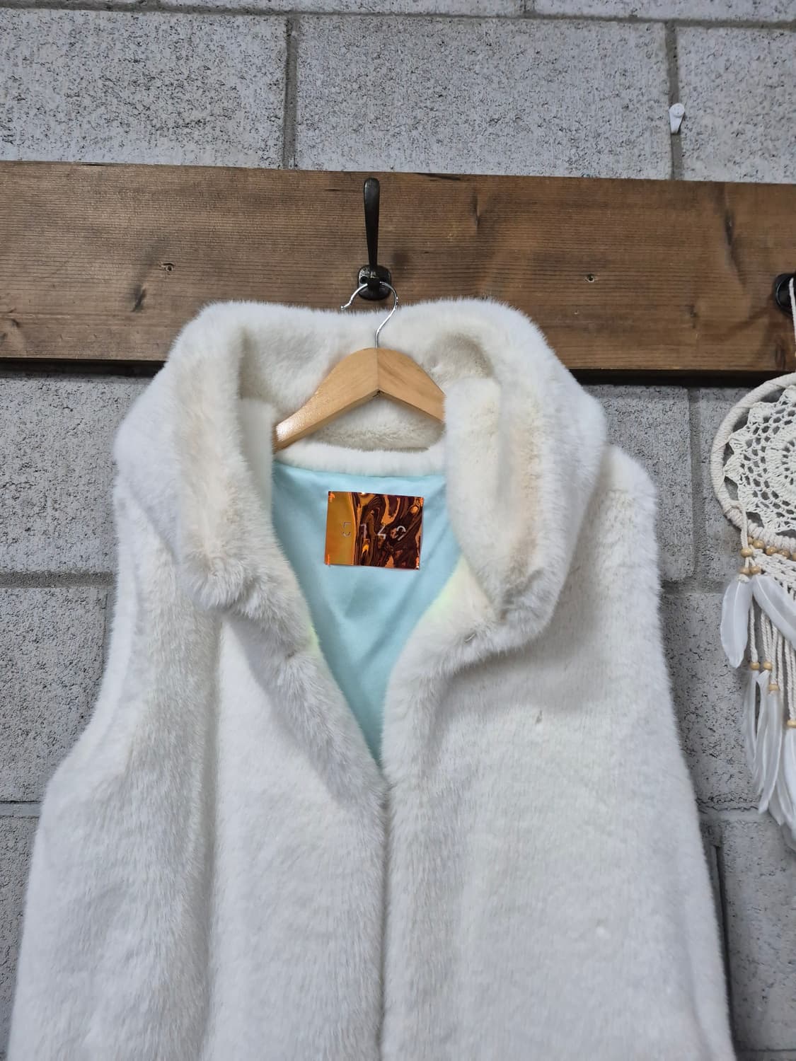 우버하우스 날개 에코퍼 베스트 상품이미지3