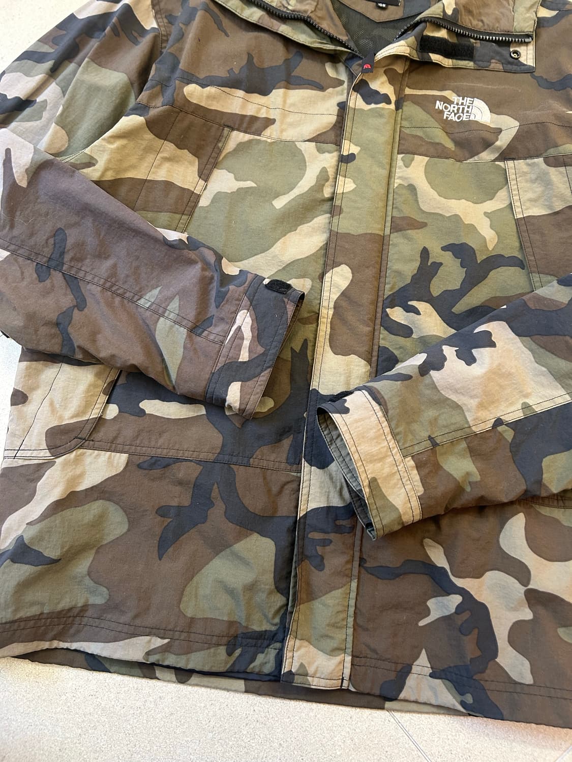 노스페이스 카모 바람막이 상품이미지3