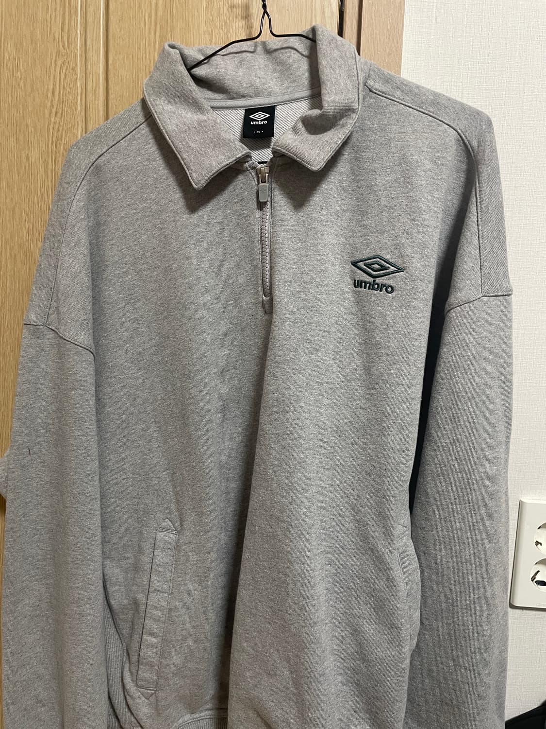 엄브로 아노락 맨투맨 상품이미지1