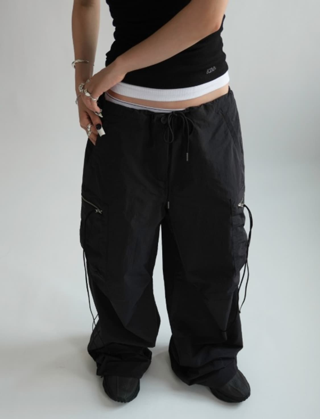 kimseoul SWISH WIDE CARGO PANTS (black) 상품이미지4
