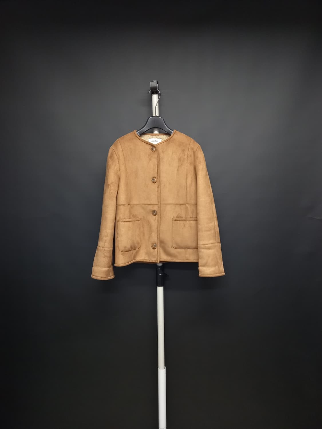 르비에르 LEVIERE 카멜 숏 무스탕 55.44 상품이미지4