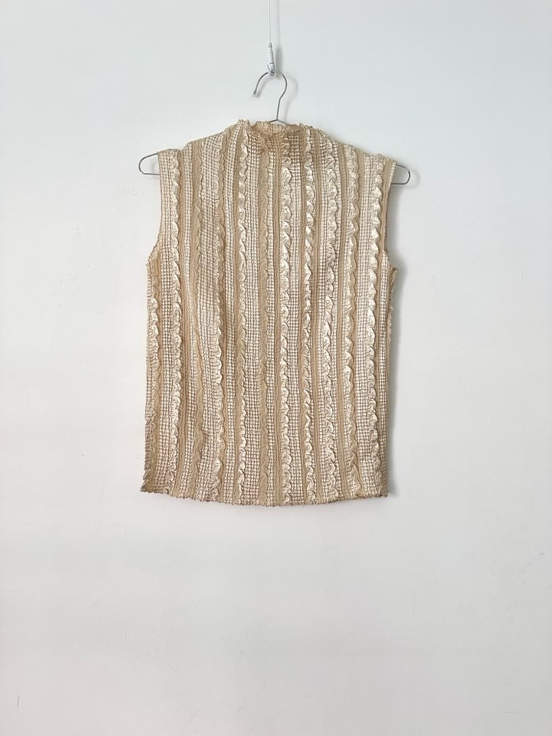 Wave lined pleats sleeveless / butter 상품이미지3