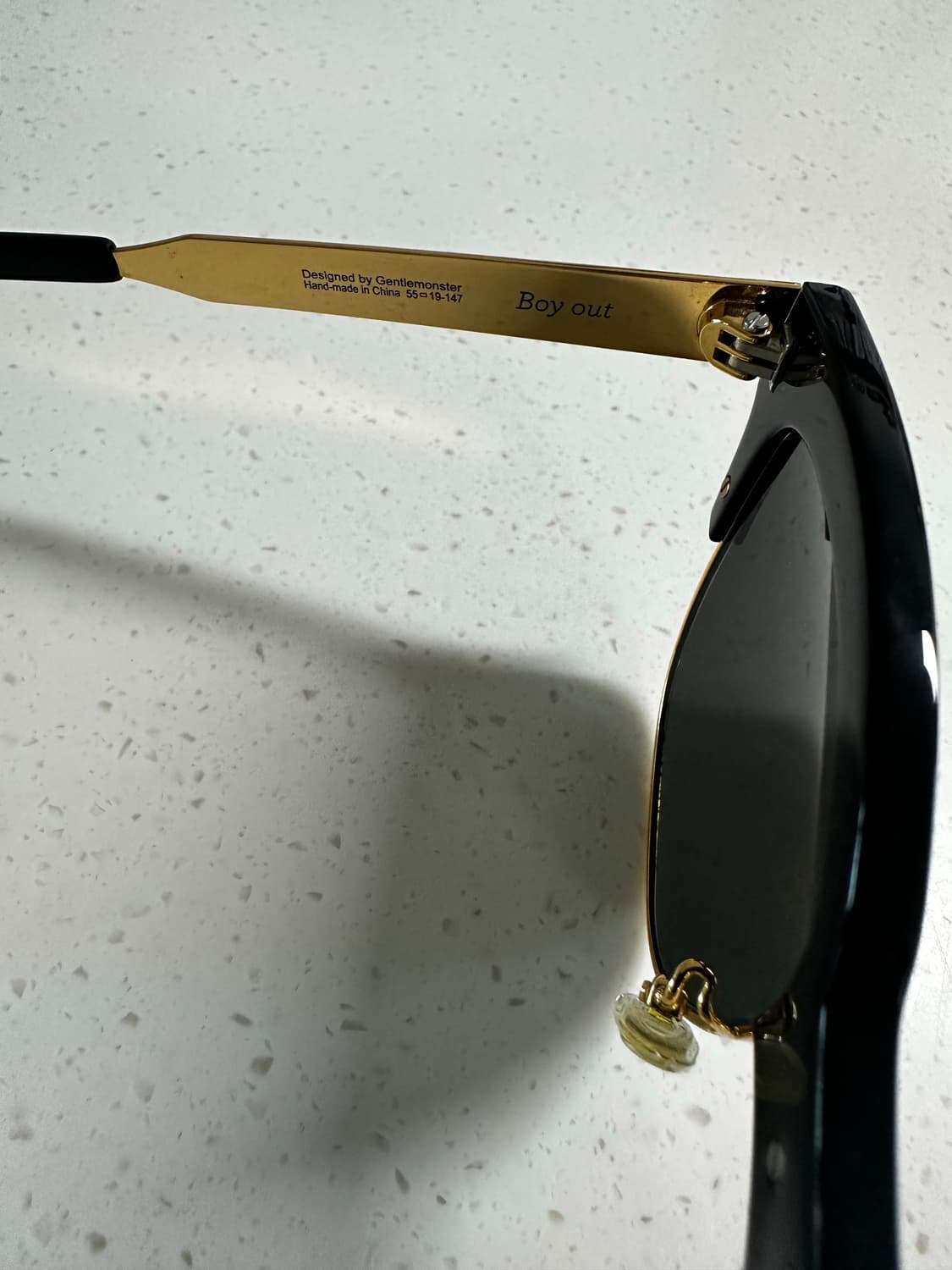 젠틀몬스터 선글라스 팝니다. 상품이미지3