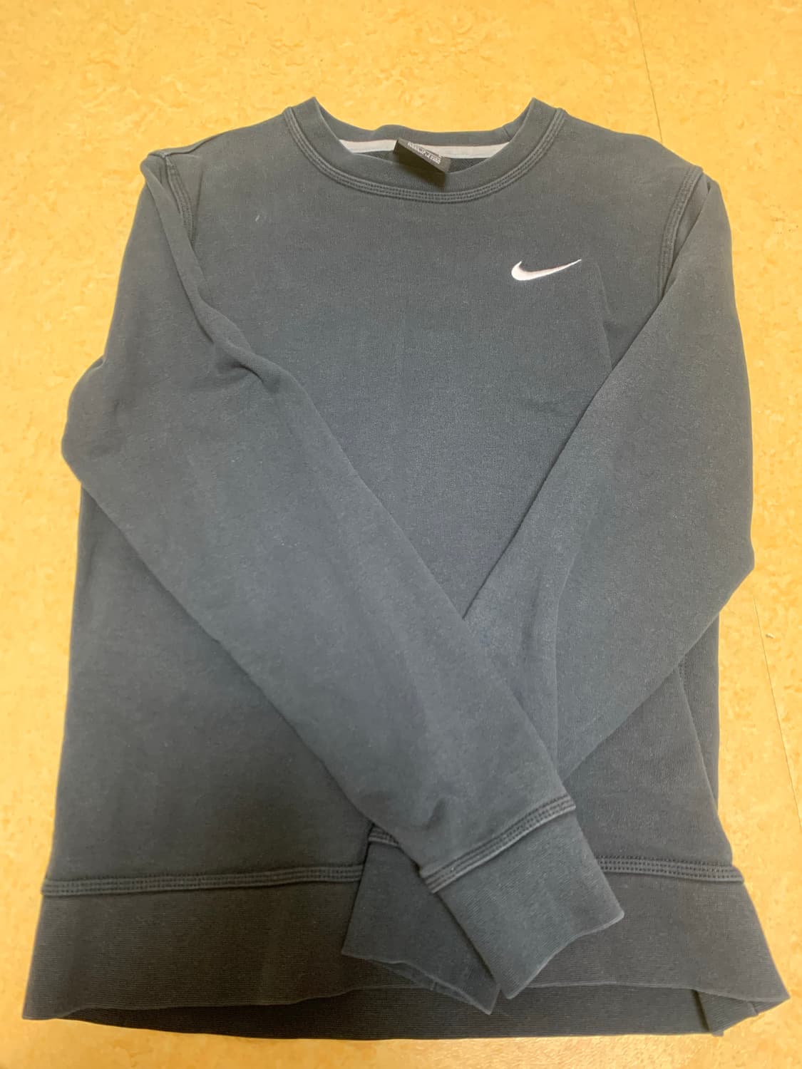 나이키 검정 맨투맨 상품이미지1