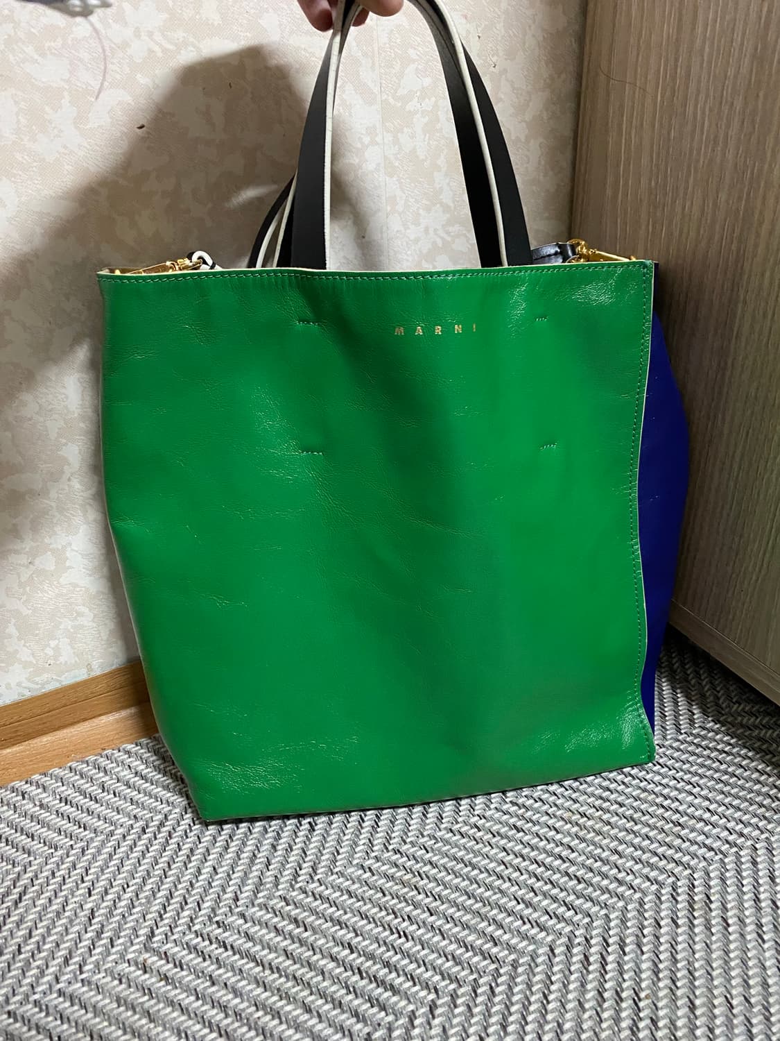 마르니 뮤제오 소프트백 그린 토트백 상품이미지1