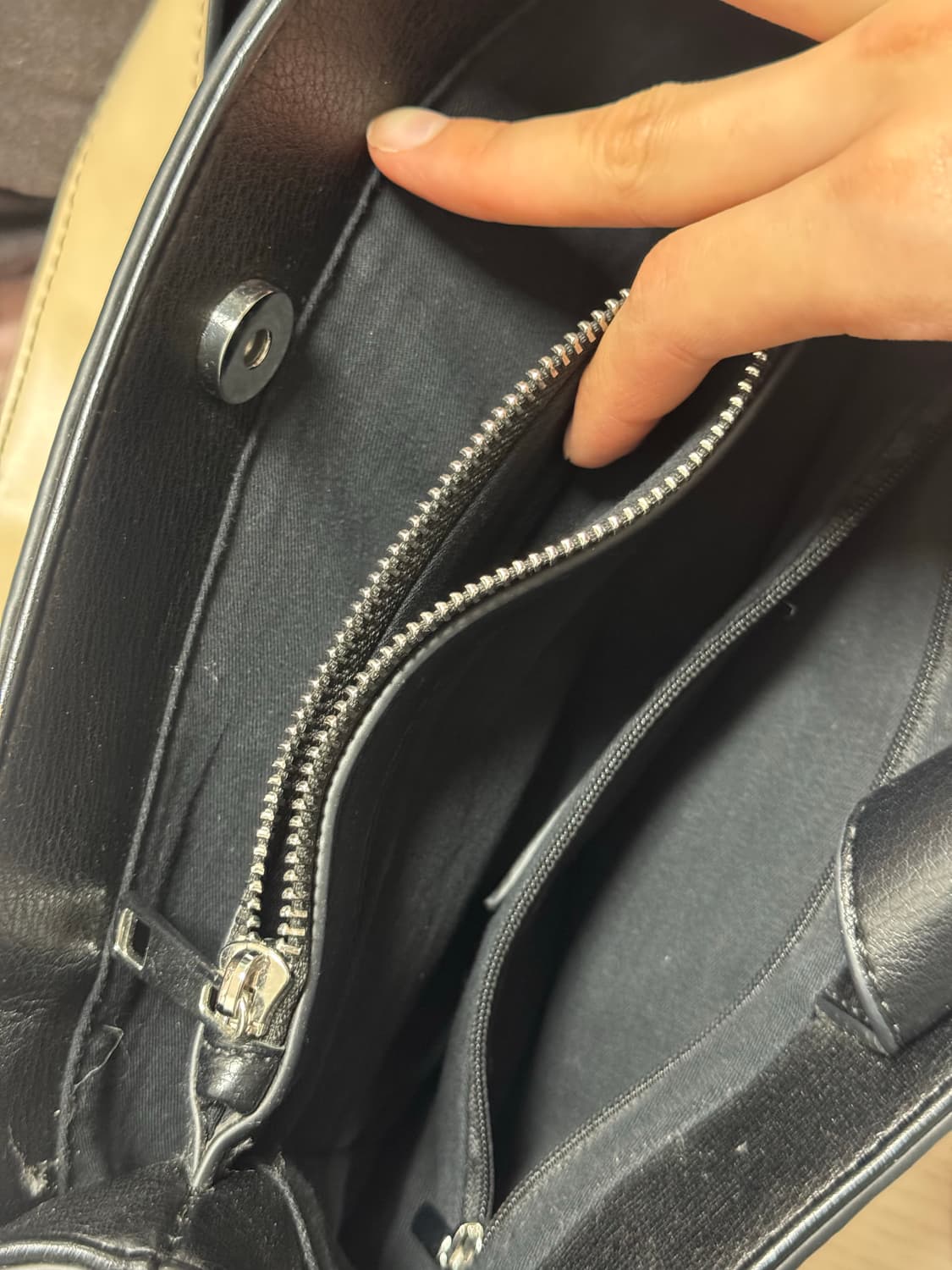 가죽 숄더 백 검정 블랙 상품이미지5